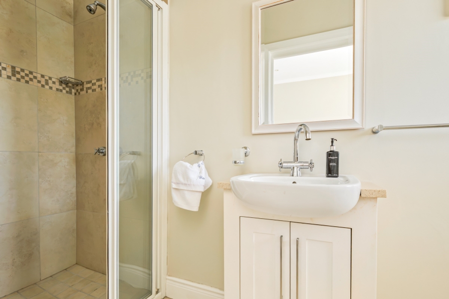 4 Bedroom Property for Sale in Leisure Isle Western Cape